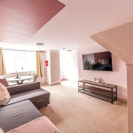 Newly Refurbished Medway With Free Parking By Prescott