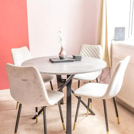 Newly Refurbished Medway With Free Parking By Prescott Apartments Апартаменты