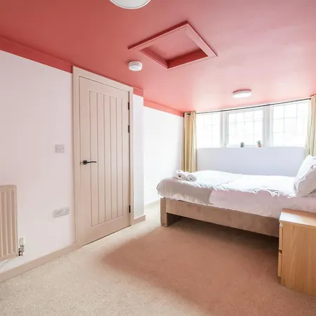 Cosy Medway With Free Parking By Prescott Apartment *