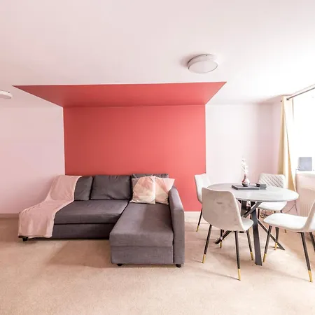 Апартаменты Newly Refurbished Medway With Free Parking By Prescott Apartments Бристоль