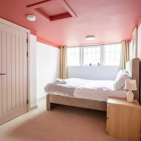 Apartmán Newly Refurbished Medway With Free Parking By Prescott