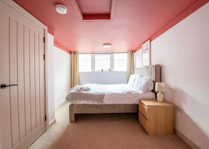 Newly Refurbished Medway With Free Parking By Prescott Bristol