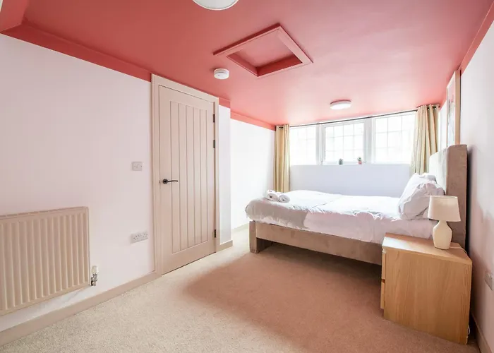 Newly Refurbished Medway With Free Parking By Prescott Apartmán *