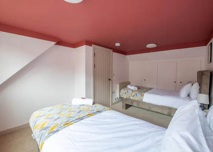 Newly Renovated Medway With Free Parking By Prescott Bristol