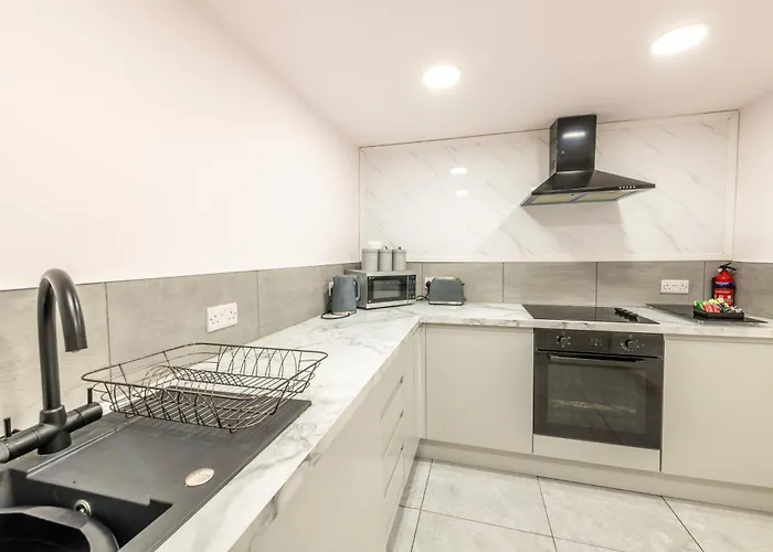 Апартаменты Newly Refurbished Medway With Free Parking By Prescott Бристоль