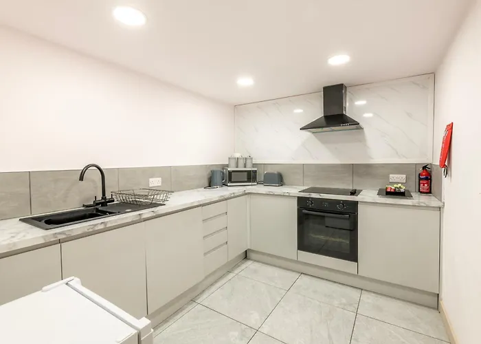 Апартаменты Newly Refurbished Medway With Free Parking By Prescott